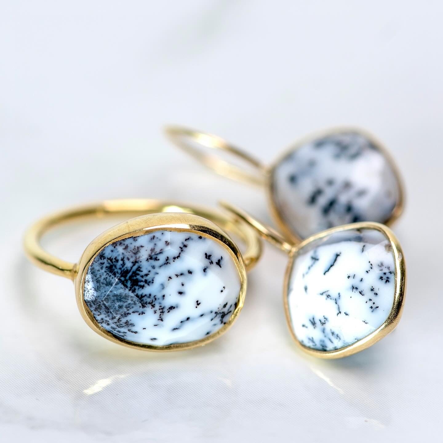 デンドライトオパール ゴールドピアス