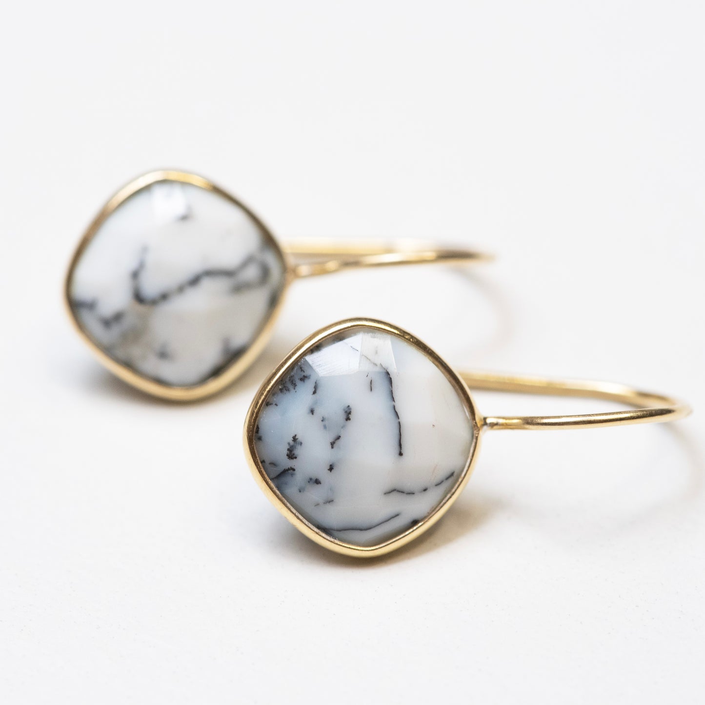 デンドライトオパール ゴールドピアス